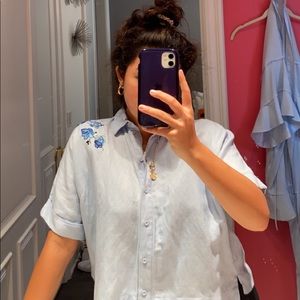 SHORT SLEEVE BUTTON UP W/ EMBROIDERY